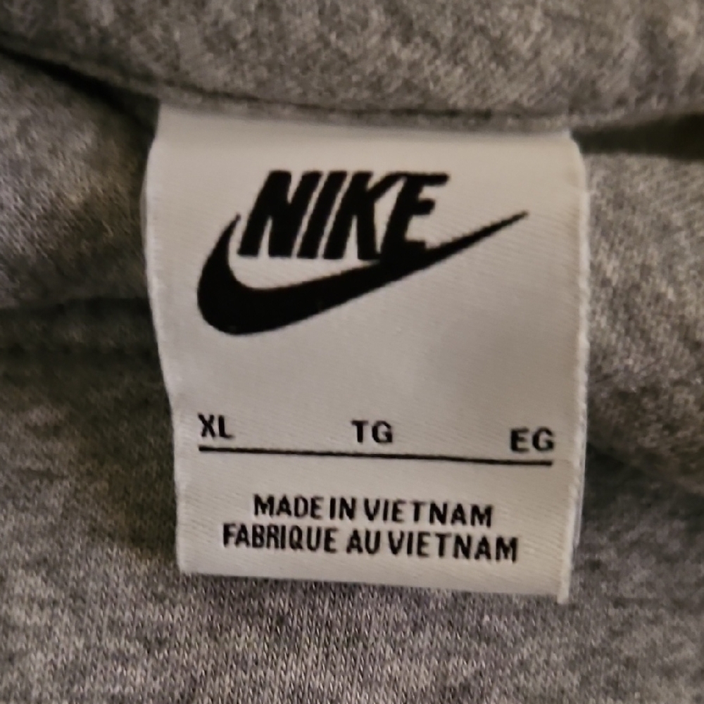 Nike Heather Gray Sweatshirt